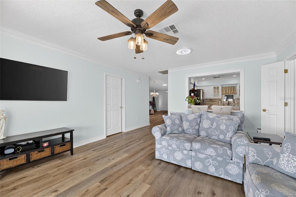 108 Whitetail Court Sun City Center, FL 33573 - Photo 16 of 44 Gallery Image 16