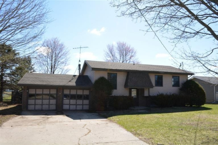 8976 Storey Road Belding, MI 48809 - Photo 1 of 22 Primary Photo