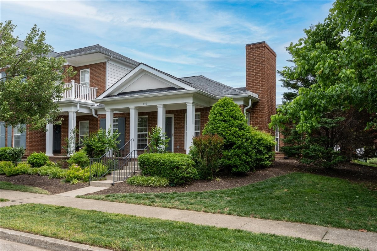 640 Springlake Drive Franklin, TN 37064 - Photo 2 of 36