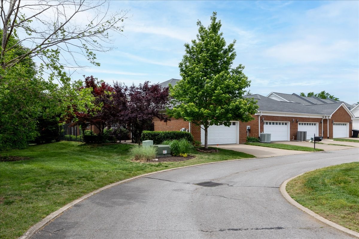 640 Springlake Drive Franklin, TN 37064 - Photo 30 of 36