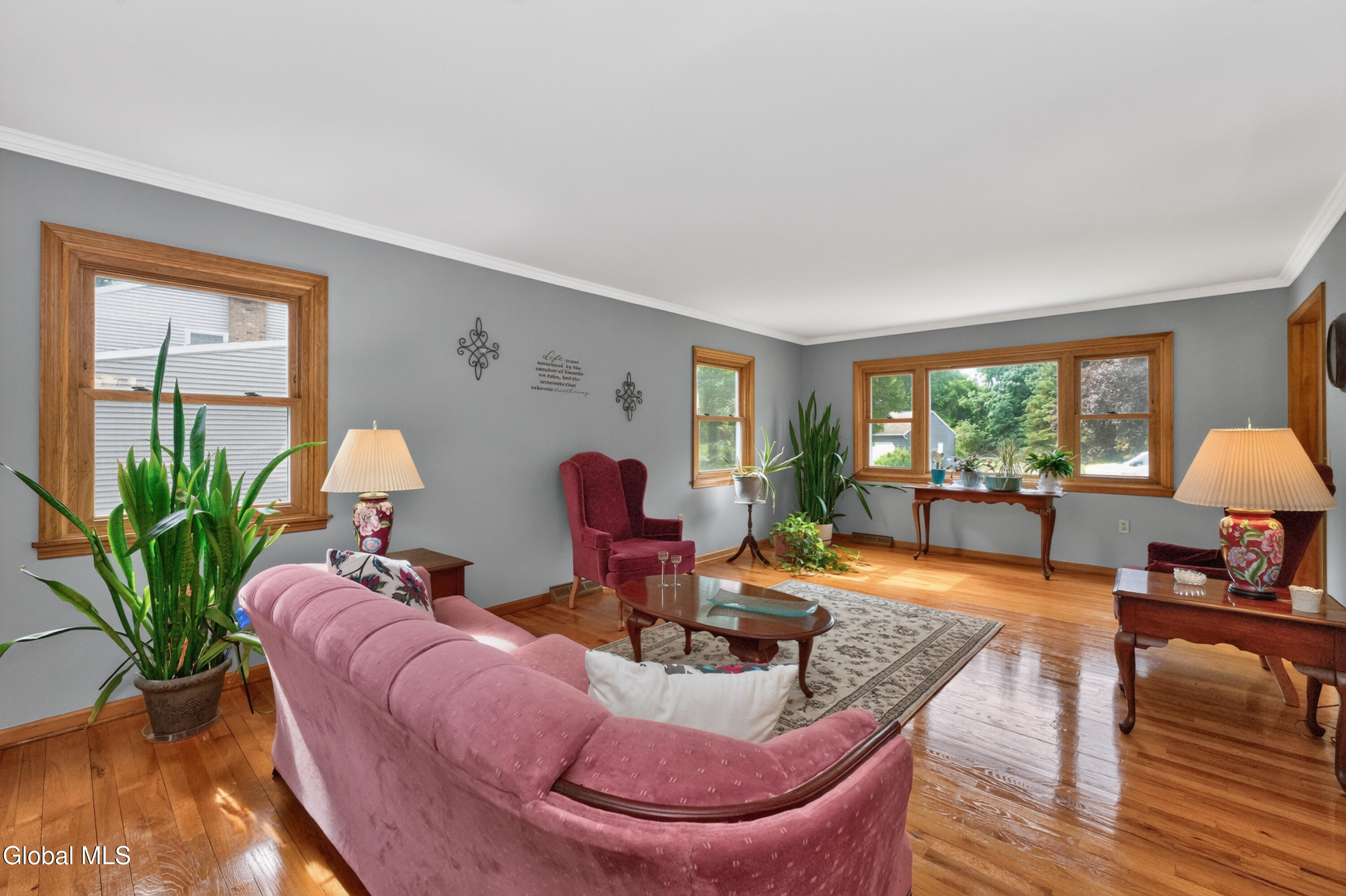 4 Homestead Road Glenville, NY 12302 - Photo 10 of 52 2 Livingroom 3