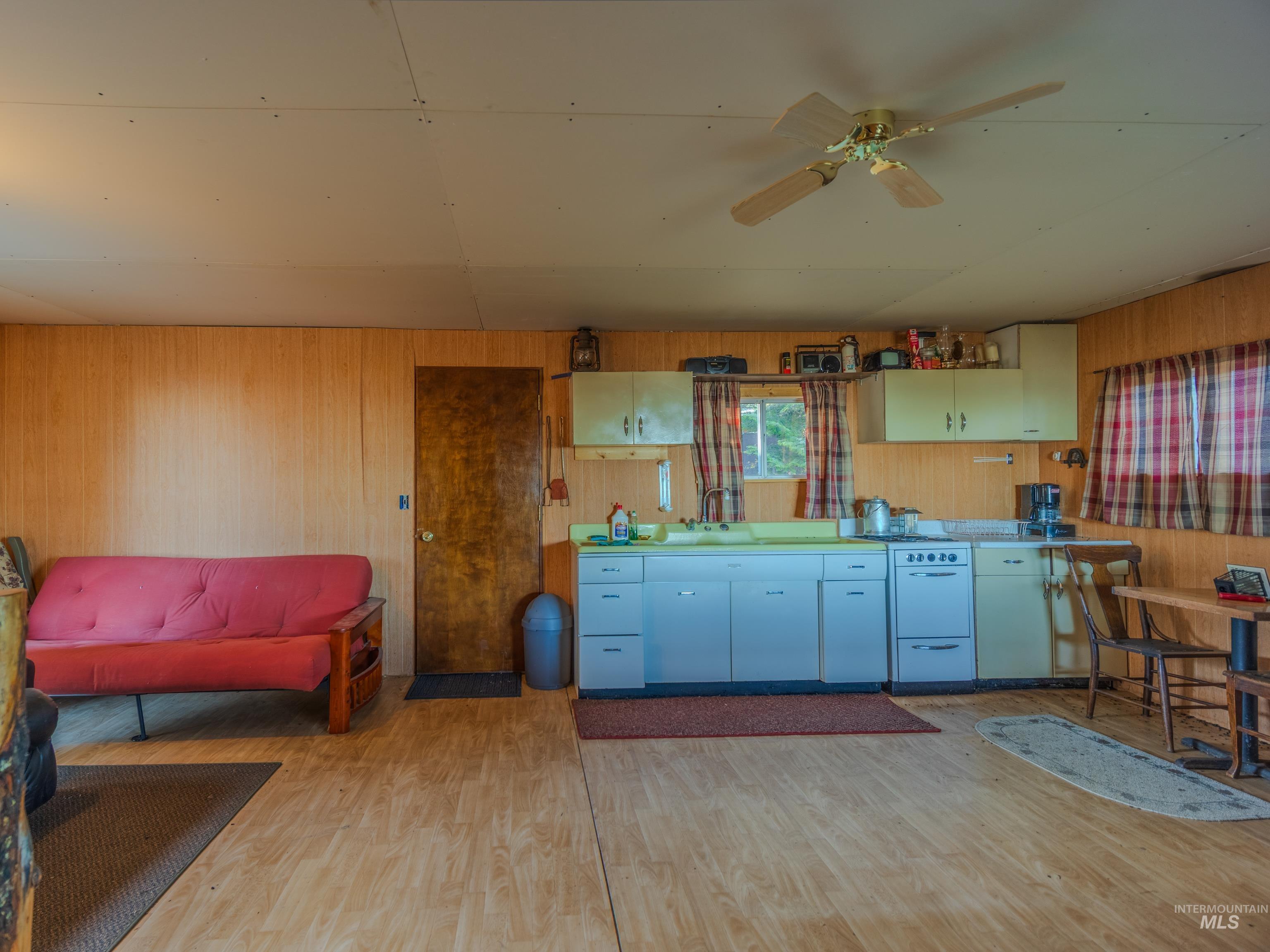 624 Radar Road Cottonwood, ID 83522 - Photo 13 of 38