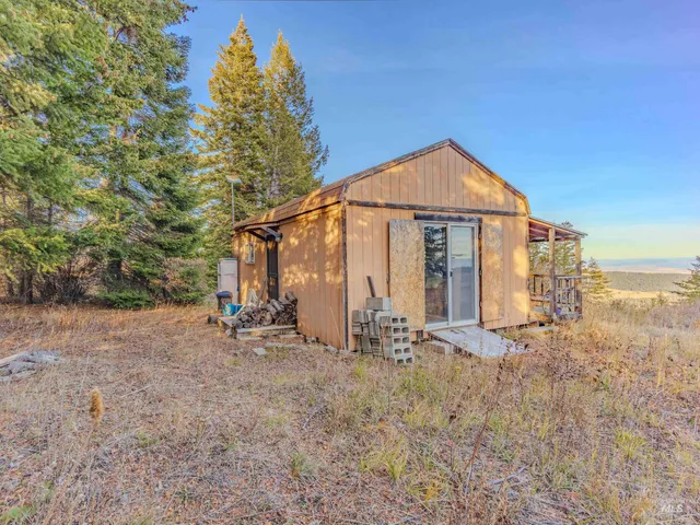 $279,000 | 624 Radar Road, Cottonwood, ID 83522