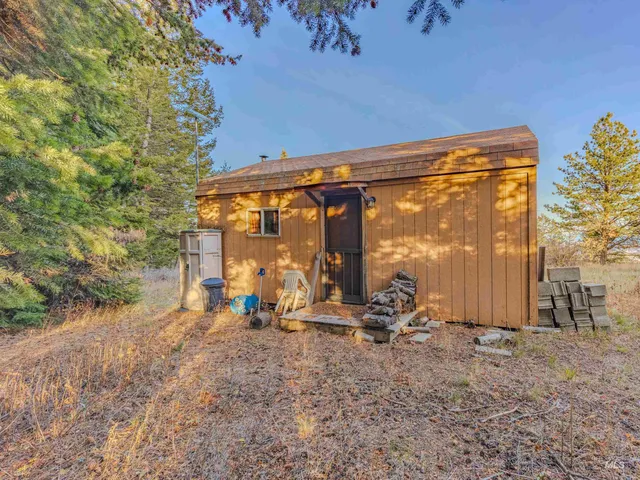 $279,000 | 624 Radar Road, Cottonwood, ID 83522