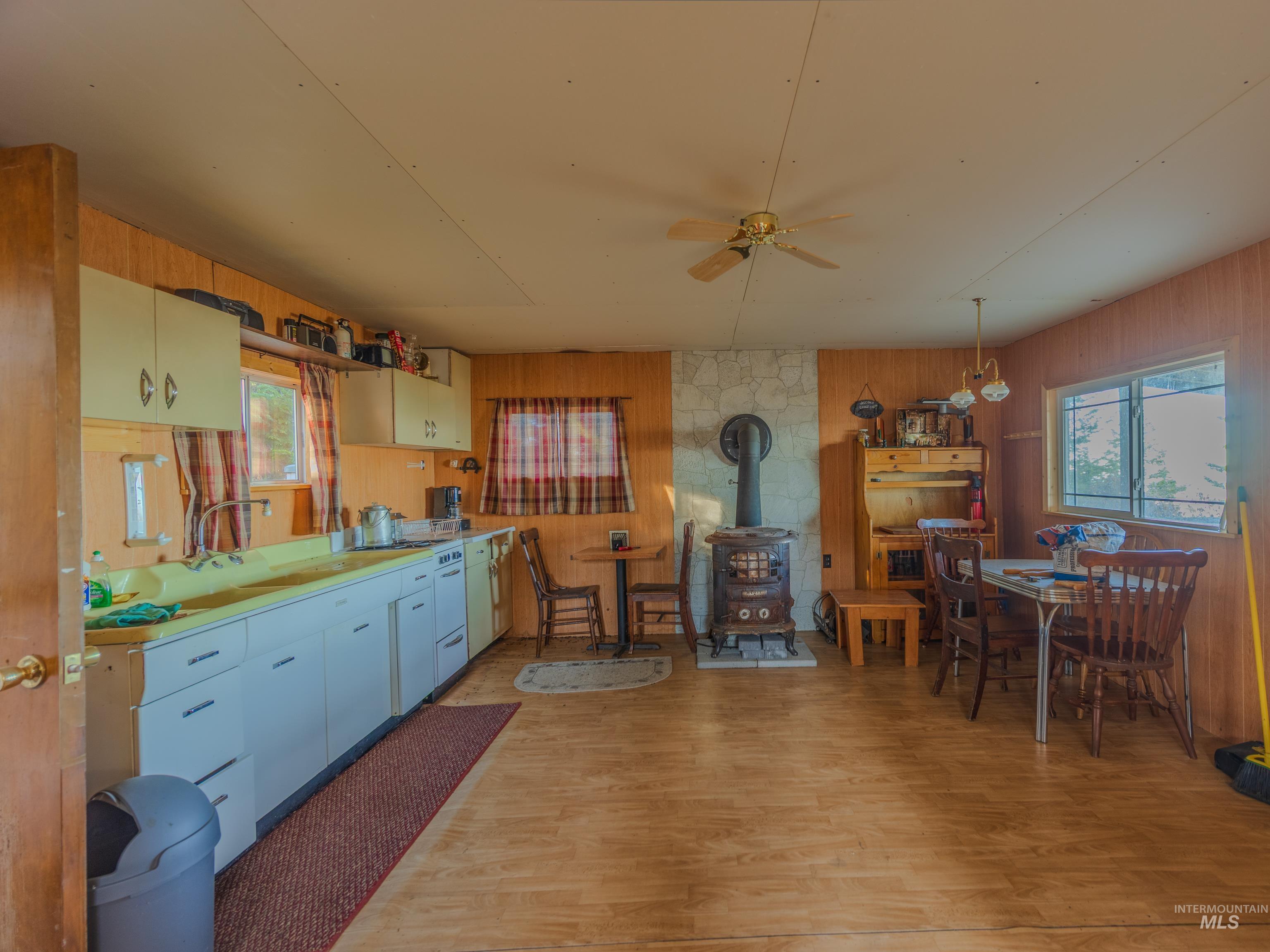 624 Radar Road Cottonwood, ID 83522 - Photo 10 of 38