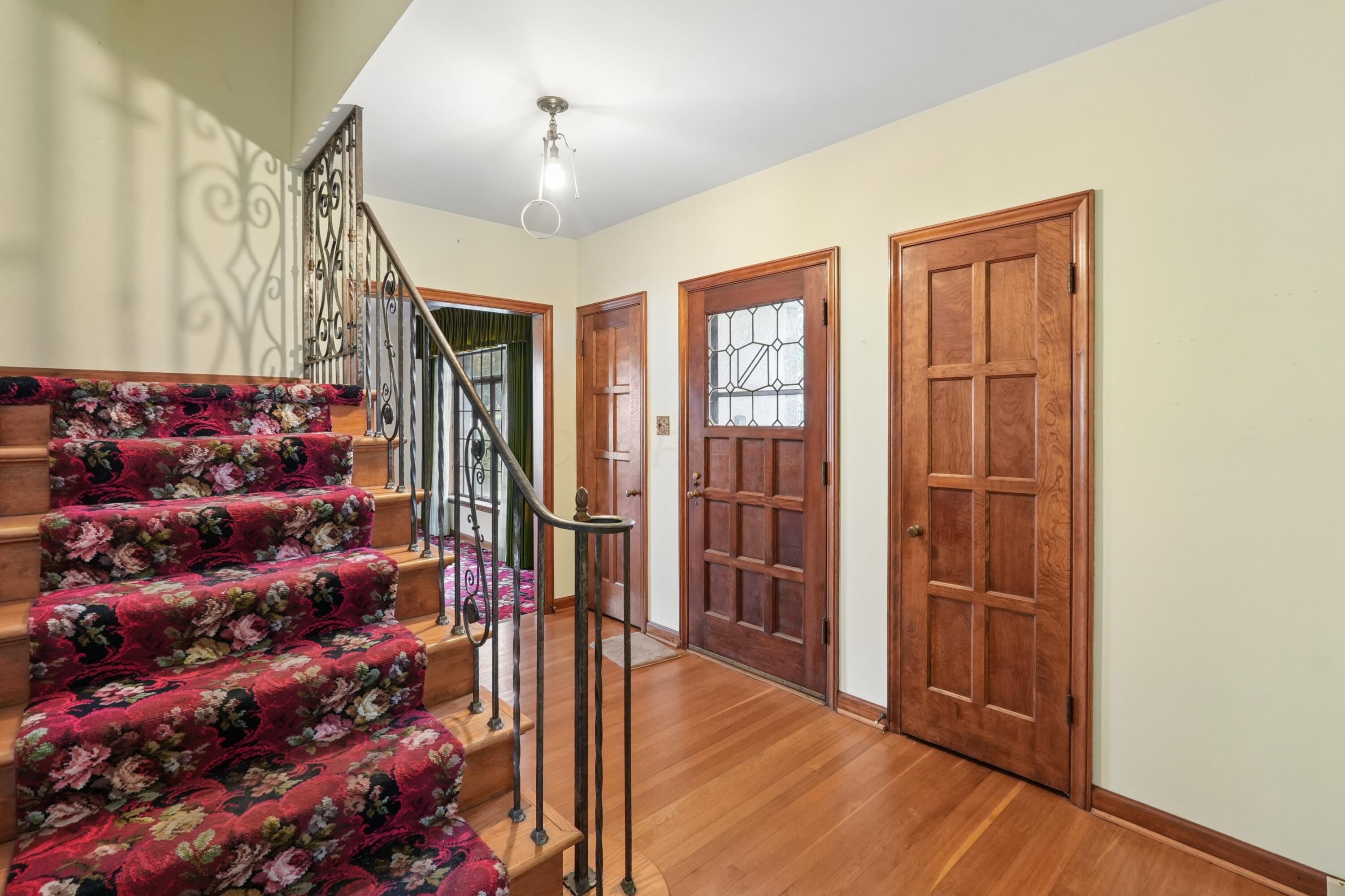 2050 Upper Chelsea Road Columbus, OH 43221 - Photo 14 of 62