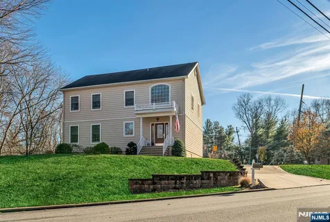 $997,500 | 500 Blue Hill Terrace, Franklin Lakes, NJ 07417