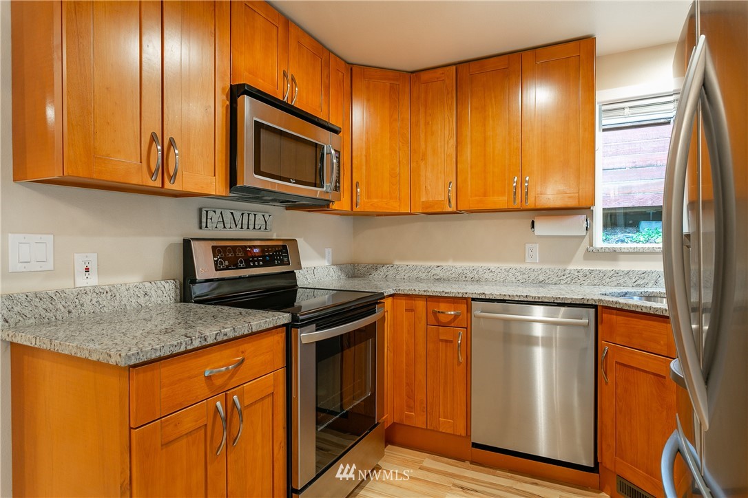 2563 Yew Street Road Bellingham, WA 98229 - Photo 11 of 31 Gallery Image 11