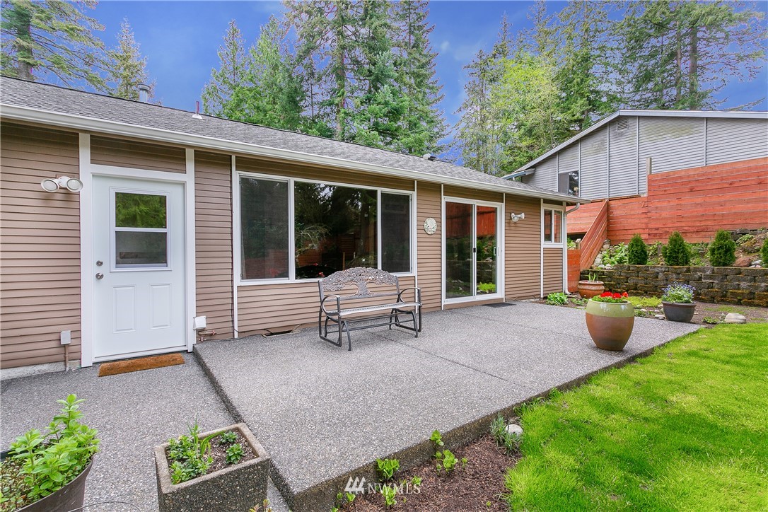 2563 Yew Street Road Bellingham, WA 98229 - Photo 4 of 31 Gallery Image 4