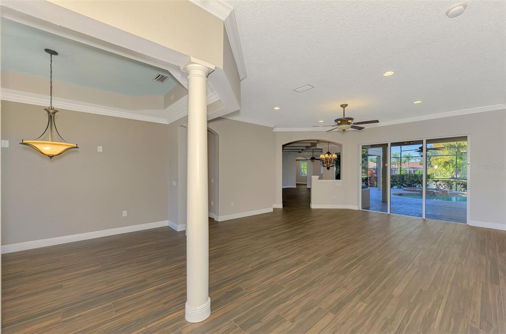 6610 Coopers Hawk Court Lakewood Ranch, FL 34202 - Photo 13 of 97