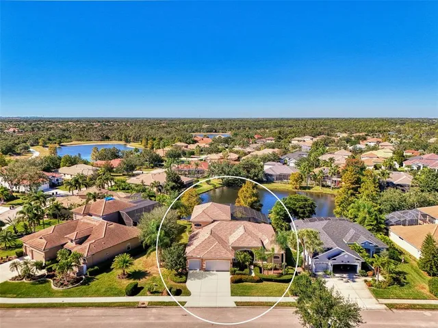 $939,000 | 6610 Coopers Hawk Court, Lakewood Ranch, FL 34202