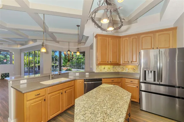 $939,000 | 6610 Coopers Hawk Court, Lakewood Ranch, FL 34202