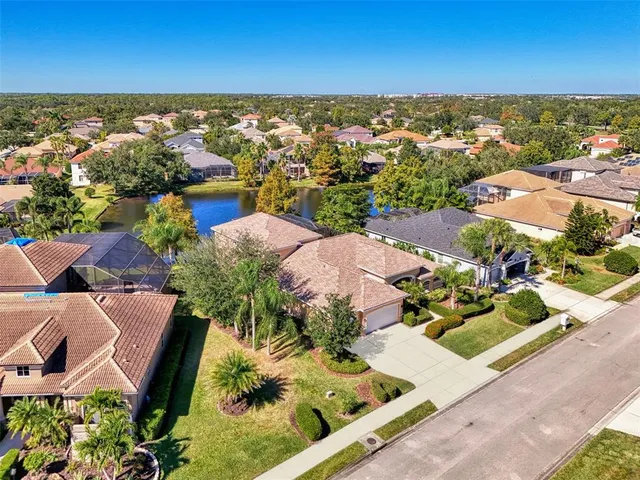 $939,000 | 6610 Coopers Hawk Court, Lakewood Ranch, FL 34202