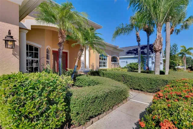 $939,000 | 6610 Coopers Hawk Court, Lakewood Ranch, FL 34202