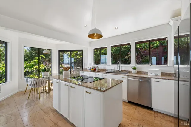 $3,250,000 | 2 Place Moulin, Tiburon, CA 94920