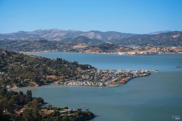 $3,250,000 | 2 Place Moulin, Tiburon, CA 94920