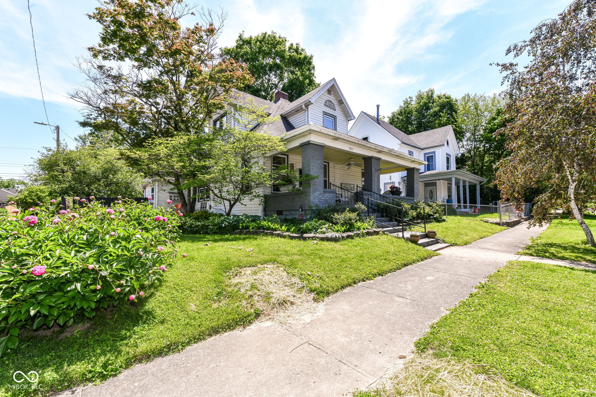 303 Walnut Street Greenfield, IN 46140 - Photo 2 of 32