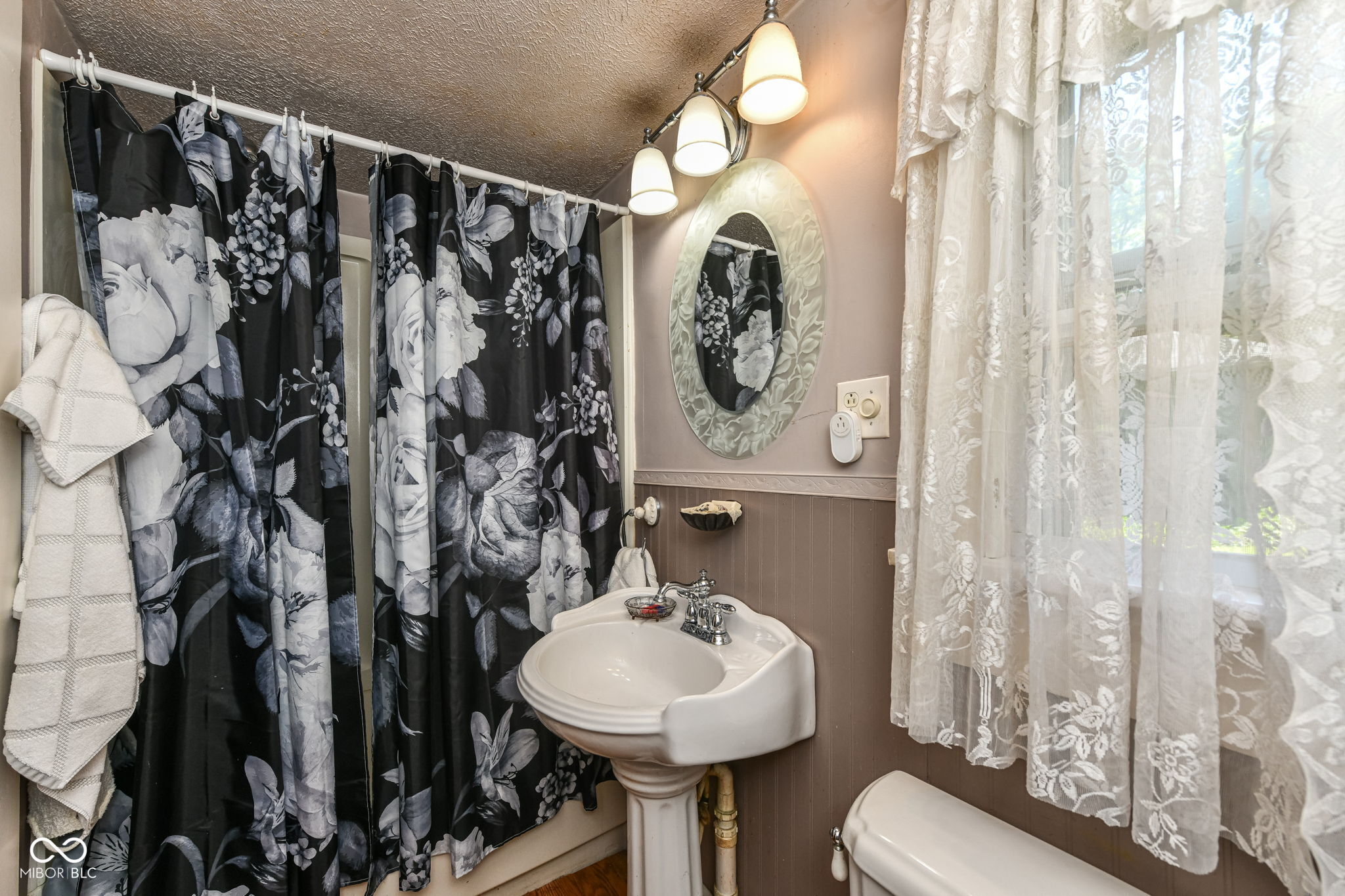 303 Walnut Street Greenfield, IN 46140 - Photo 8 of 32