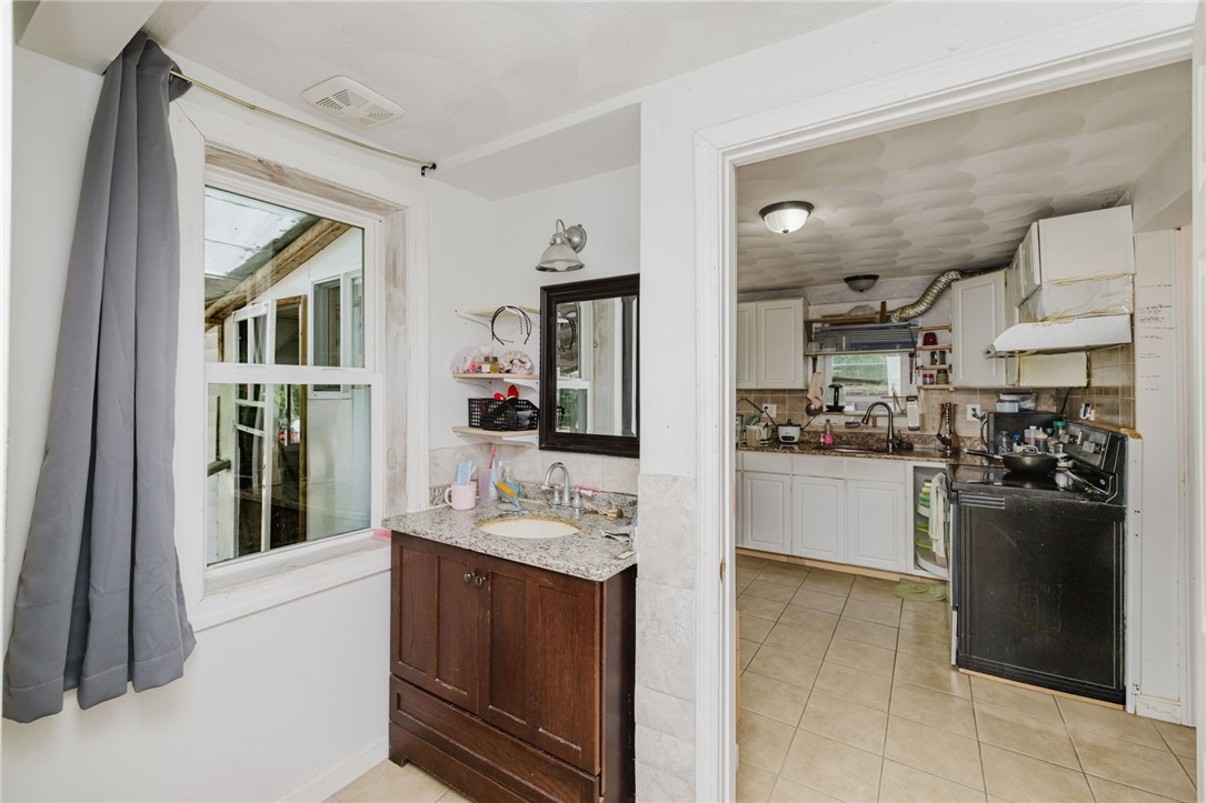 246 Winthrop Street Rehoboth, MA 02769 - Photo 15 of 47