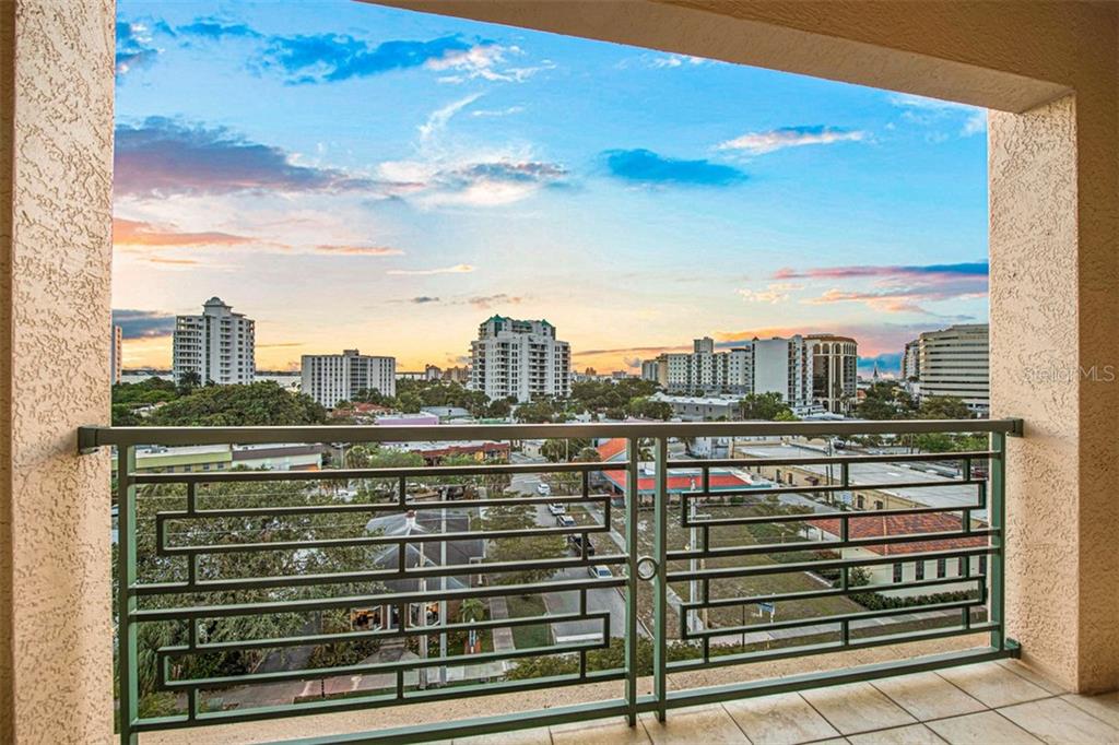 Breathtaking bay, city and Ringling Bridge views, from this 40 foot patio.