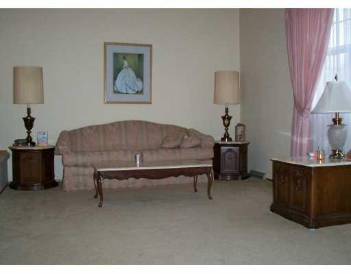 24 Carlsbad Road Plum, PA 15239 - Photo 3 of 8 Living Room.