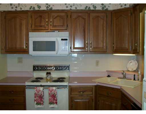 24 Carlsbad Road Plum, PA 15239 - Photo 6 of 8 Kitchen.