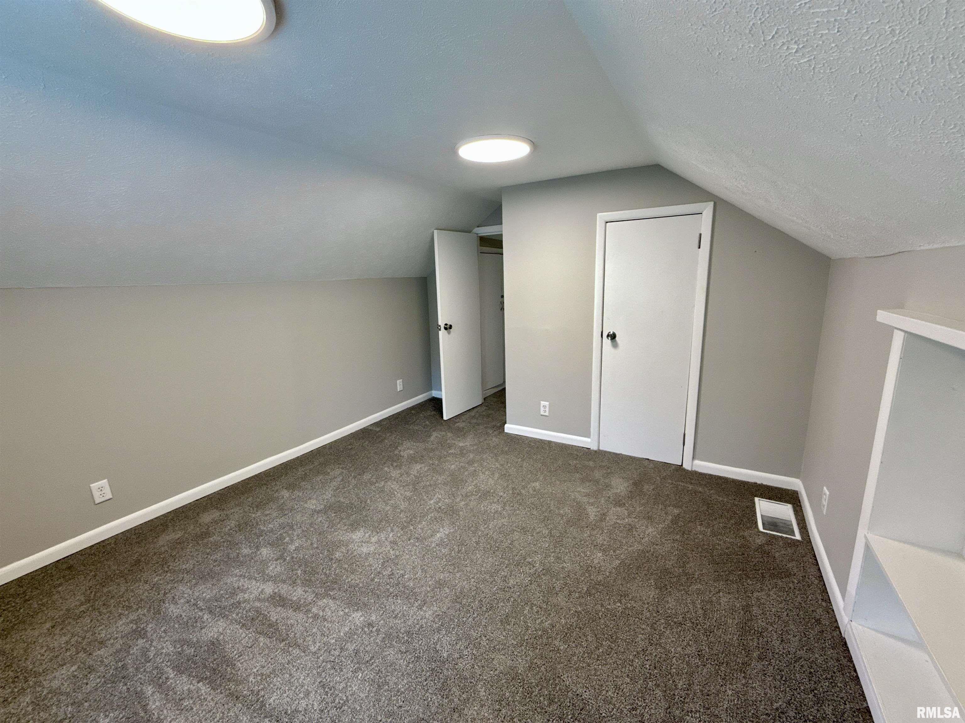 2015 North 19th Street Springfield, IL 62702 - Photo 11 of 15 Gallery Image 11