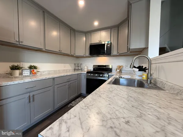 $410,000 | 431 Cedar Street, Lansdale, PA 19446