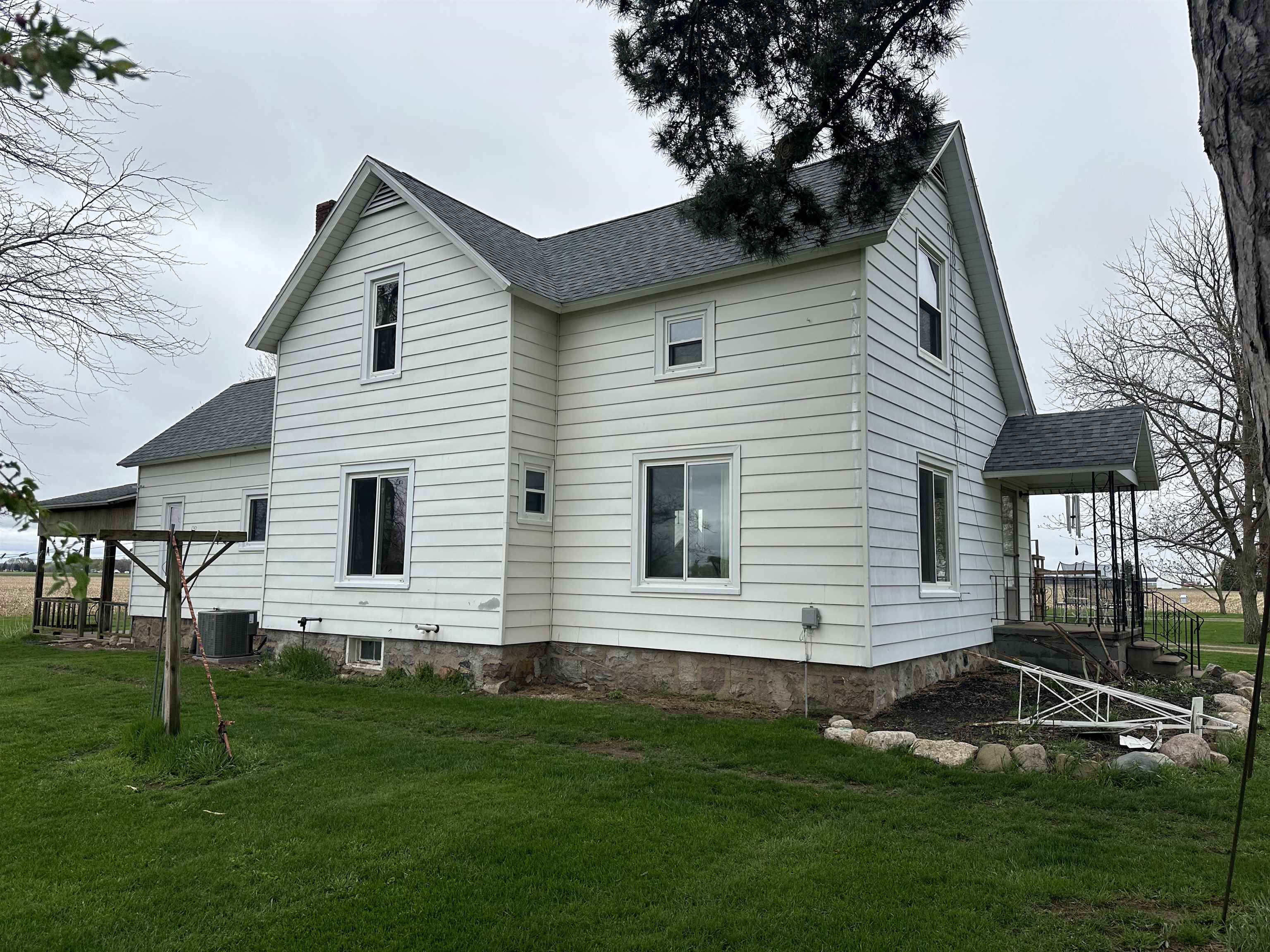 2087 Allan Road Owosso, MI 48867 - Photo 5 of 47