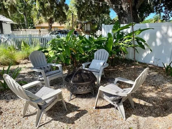 $2,900 | 3611 Bradenton Road, Sarasota, FL 34234