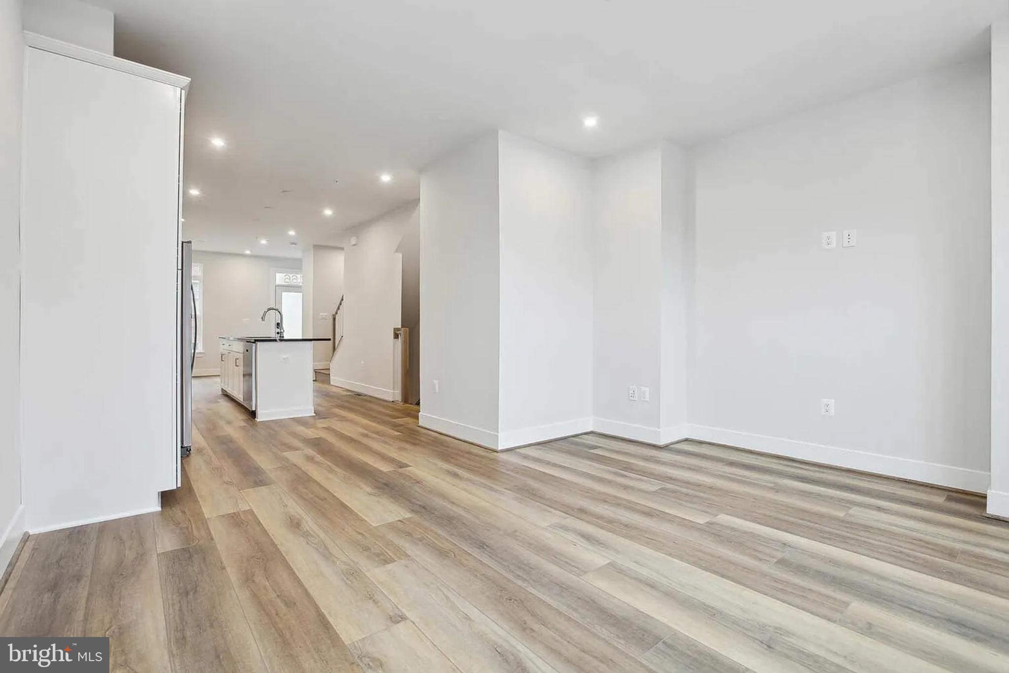 466 Altezza Drive Washington, DC 20017 - Photo 11 of 24 Living Room