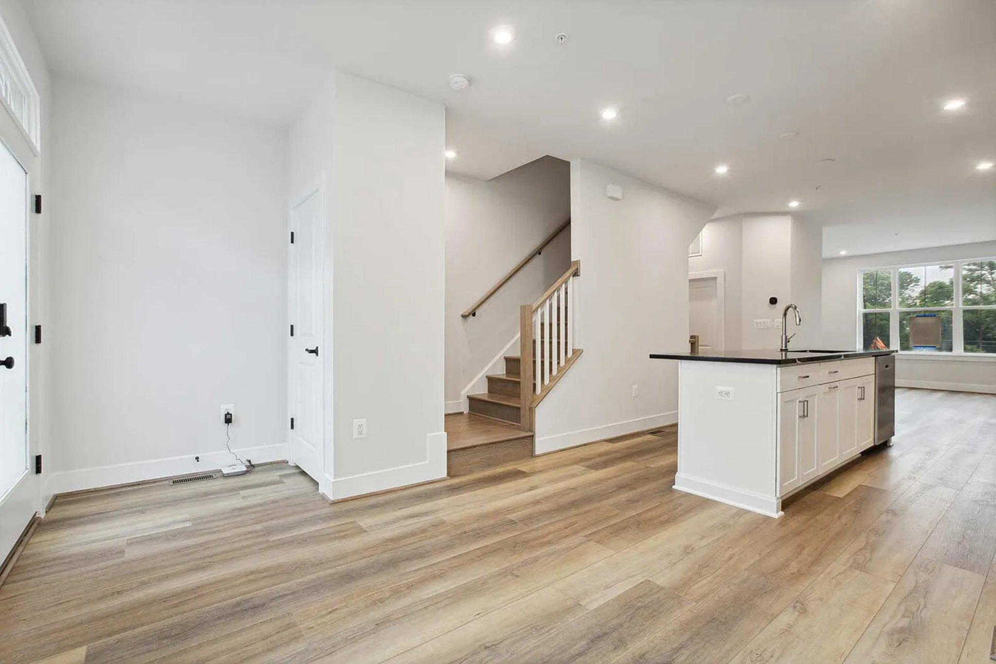 466 Altezza Drive Washington, DC 20017 - Photo 2 of 24 Main Level
