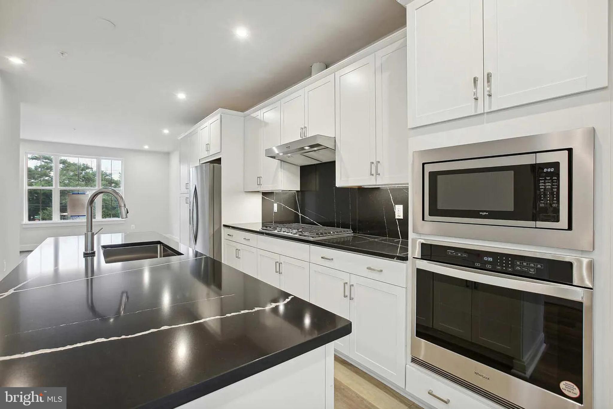 466 Altezza Drive Washington, DC 20017 - Photo 6 of 24 Kitchen