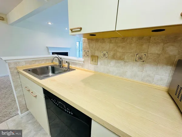 $2,500 | 550 Central Avenue, Linwood, NJ 08221