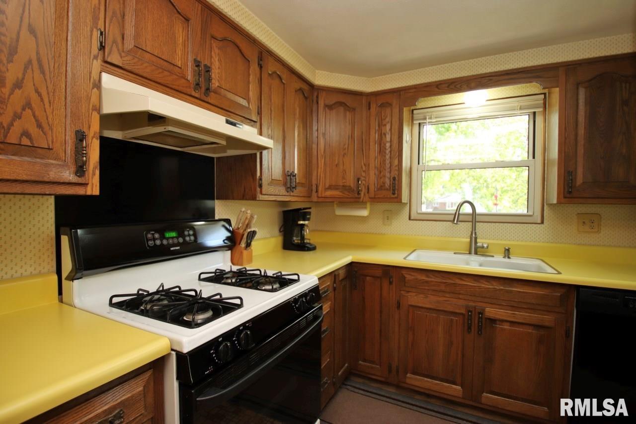 204 Hemlock Street Pekin, IL 61554 - Photo 28 of 71