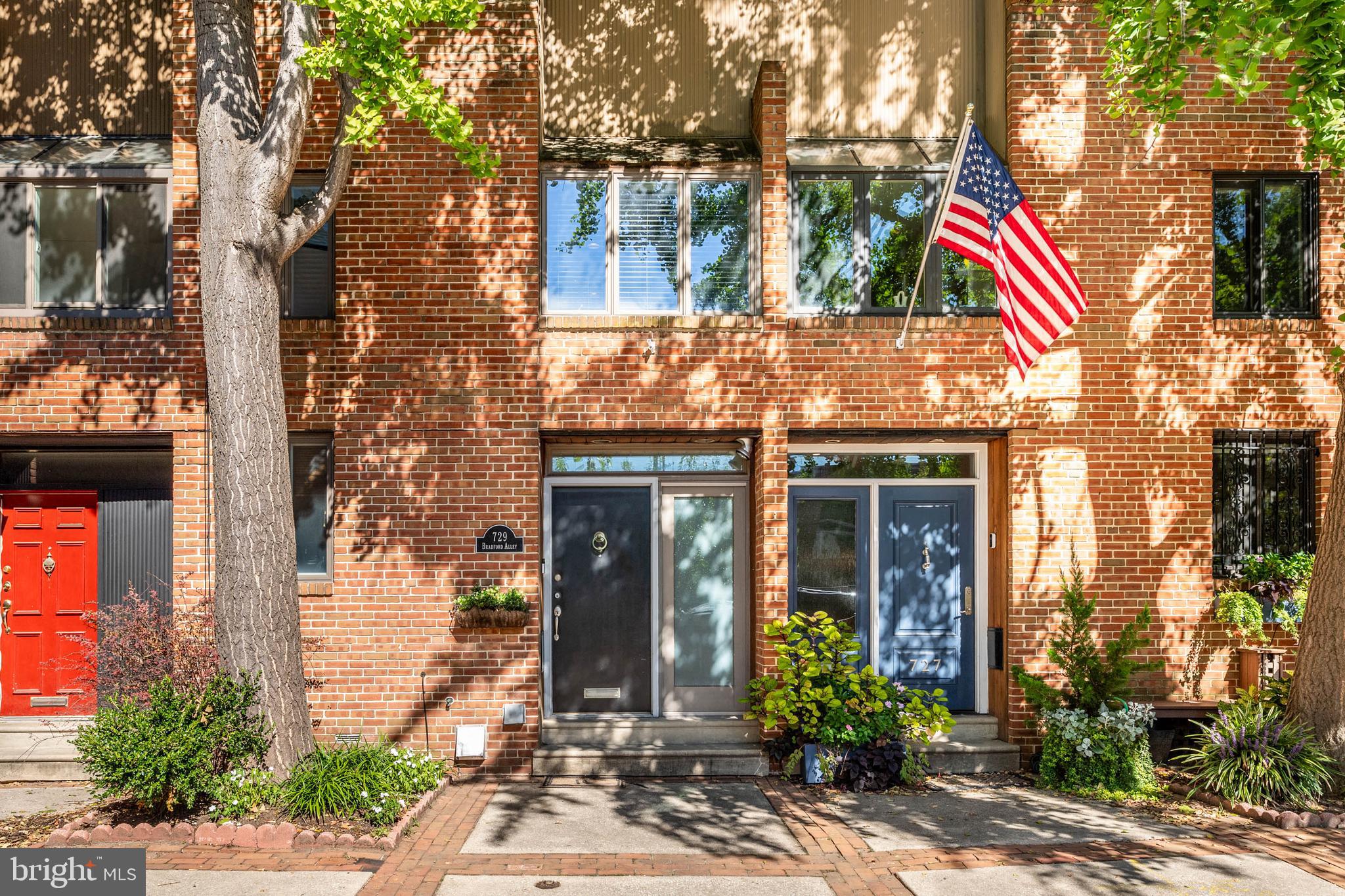 729 Bradford Alley, Philadelphia, PA 19147 Compass