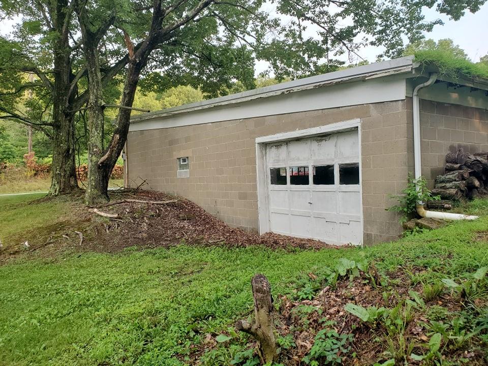 2883 1/2 Oneida Valley Road Hilliards, PA 16040 - Photo 4 of 10 Gallery Image 4