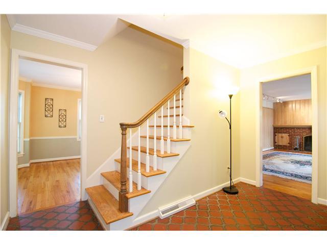 2726 Henthorn Road Columbus, OH 43221 - Photo 2 of 25