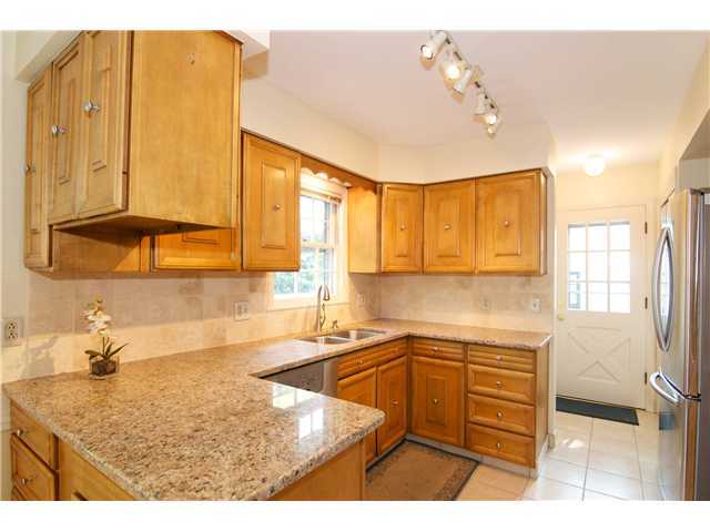 2726 Henthorn Road Columbus, OH 43221 - Photo 6 of 25