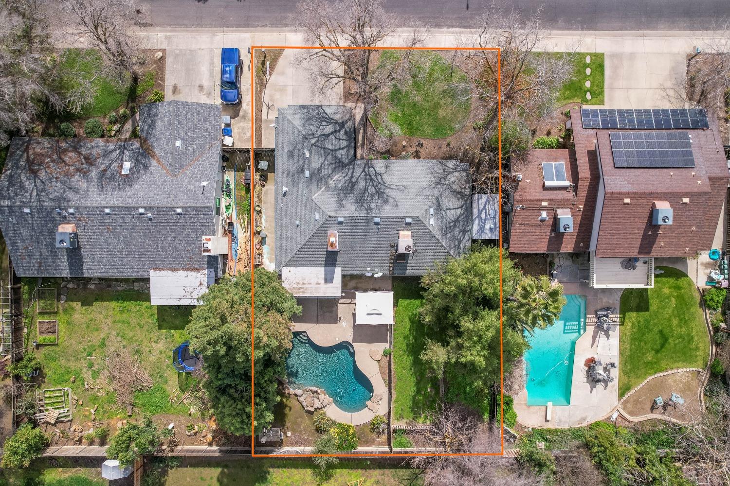 695 West Polson Avenue Clovis, CA 93612 - Photo 27 of 27 an aerial view of multiple house