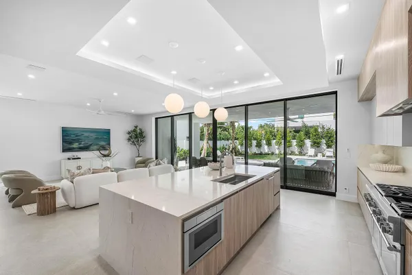 $3,745,000 | 721 Lake Avenue North, Delray Beach, FL 33483