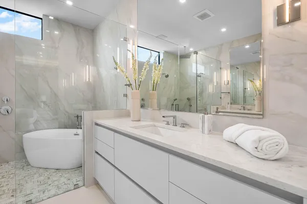 $3,745,000 | 721 Lake Avenue North, Delray Beach, FL 33483