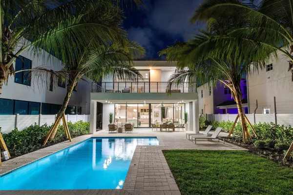 $3,745,000 | 721 Lake Avenue North, Delray Beach, FL 33483