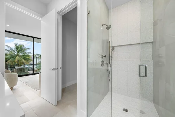 $3,745,000 | 721 Lake Avenue North, Delray Beach, FL 33483