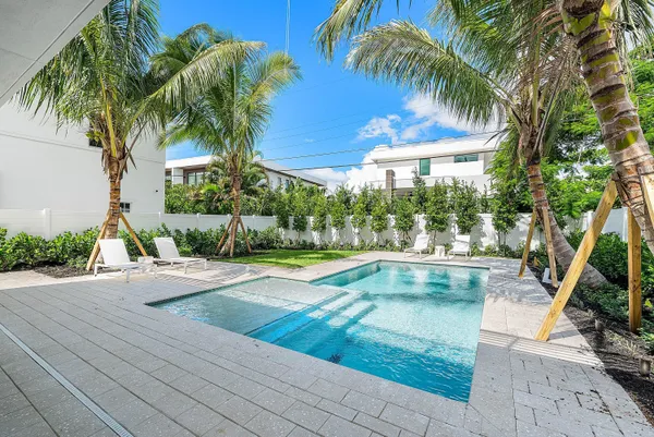 $3,745,000 | 721 Lake Avenue North, Delray Beach, FL 33483