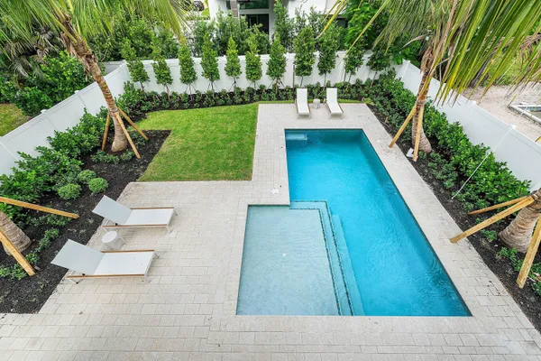 $3,745,000 | 721 Lake Avenue North, Delray Beach, FL 33483