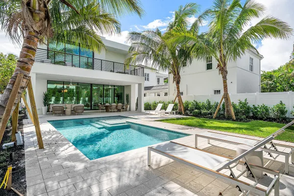 $3,745,000 | 721 Lake Avenue North, Delray Beach, FL 33483