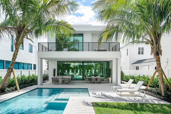 $3,745,000 | 721 Lake Avenue North, Delray Beach, FL 33483