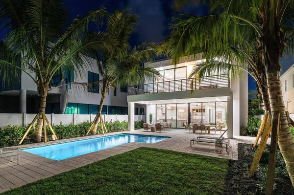 $3,745,000 | 721 Lake Avenue North, Delray Beach, FL 33483