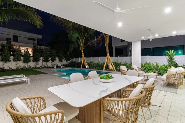 $3,745,000 | 721 Lake Avenue North, Delray Beach, FL 33483